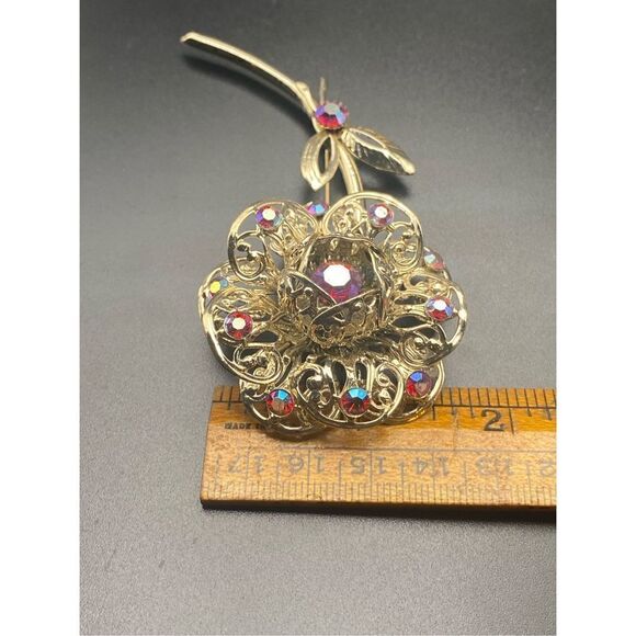 Sarah Coventry Gold tone Flower Brooch red rhinestones matching clip earrings - Picture 10 of 11